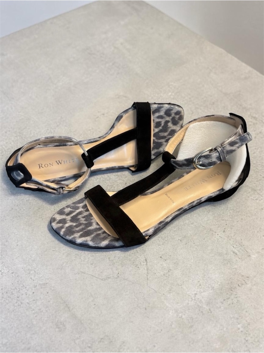 Ron White Ulma Suede Black Shimmer Leopard T-Strap Sandals | Size 7.5